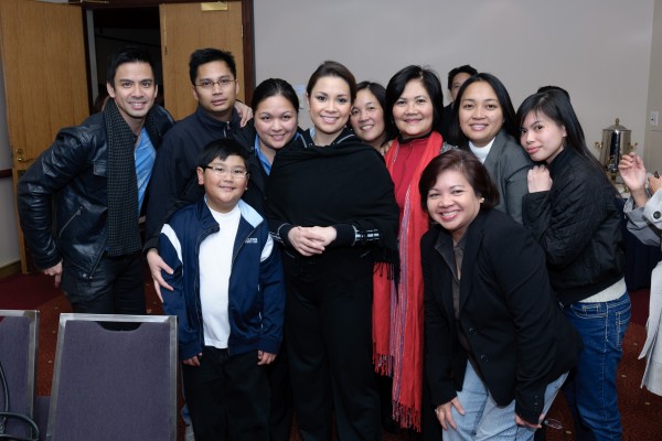 Lea Salonga with Filipino-Australians welcoming her to Sydney.